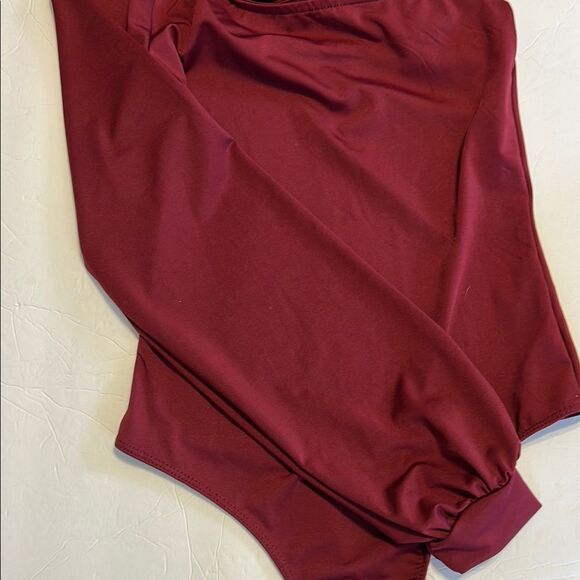 LULU'S X-Small Burgundy One-Shoulder Long Sleeve Bodysuit Majorly Confident - Picture 5 of 7